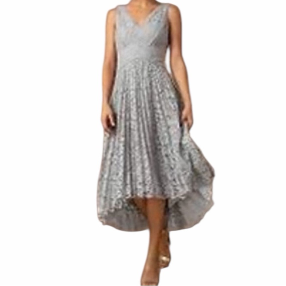 BHLD Pale Blue Lace Sleeveless V-Neck "Perri" Dress 6 NEW